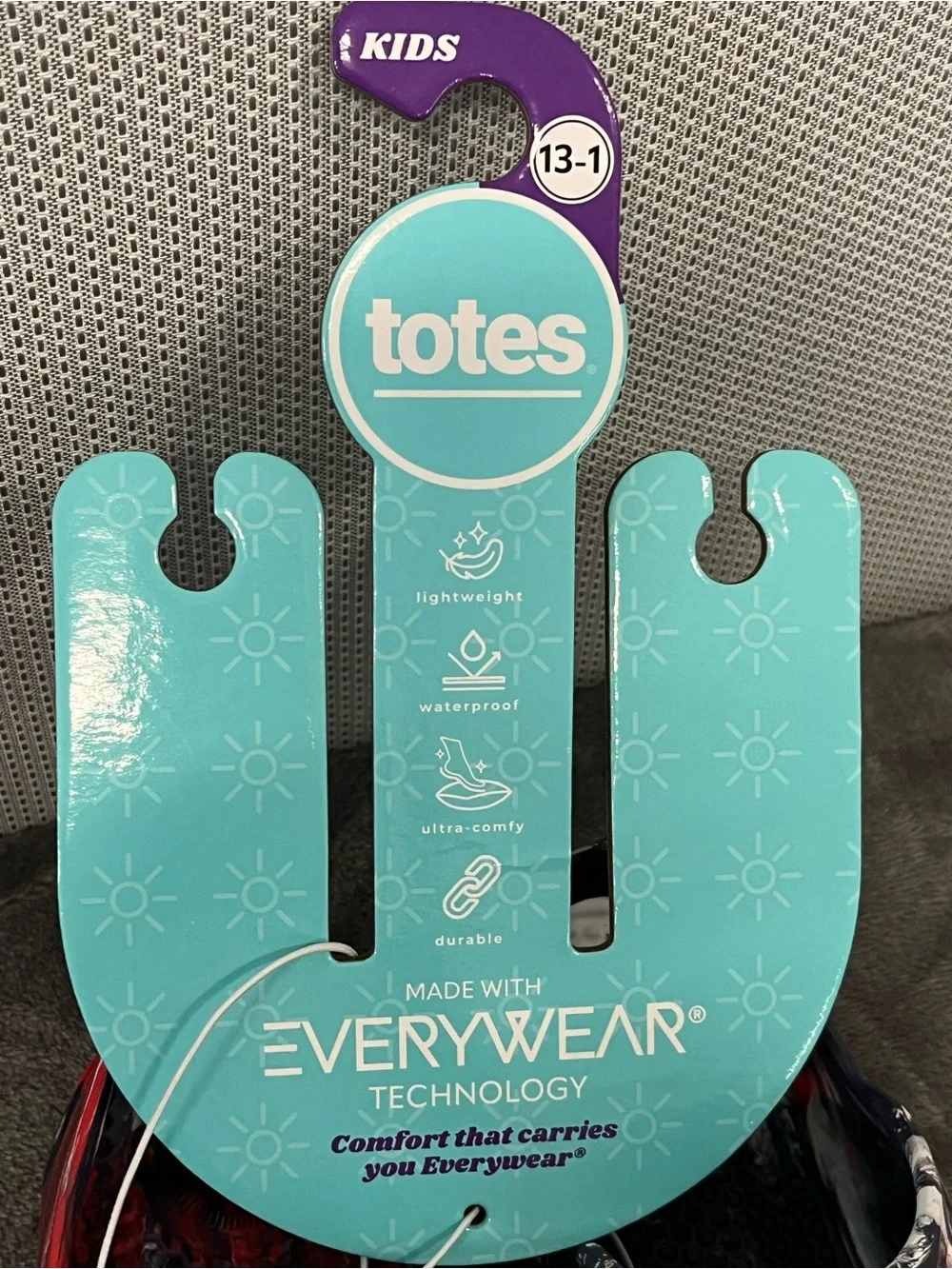 Totes kid’s clogs w/ lightweight Everywear technology. Flexible. Unisex 13-1 NWT